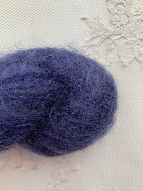 Dark Omen Yarn Silky Shadows